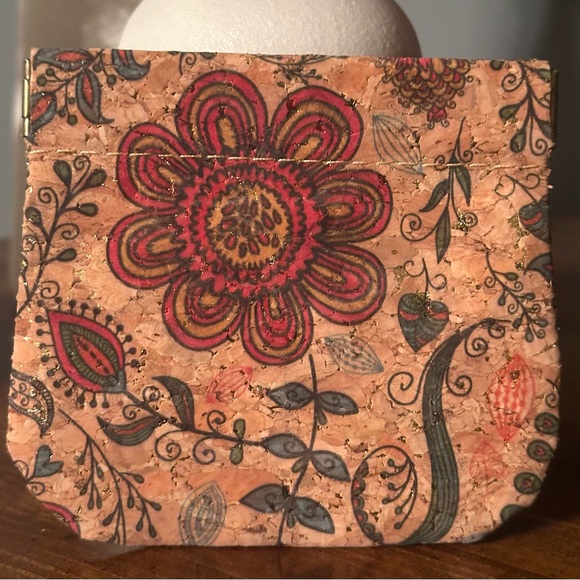 It is Well Boutique; Floral Cork Coin Pouch; NIP; Boho Design - Picture 4 of 5